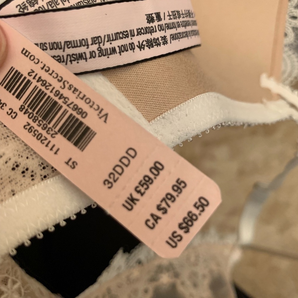 Victoria Secret Bra Set - Picture 8 of 8